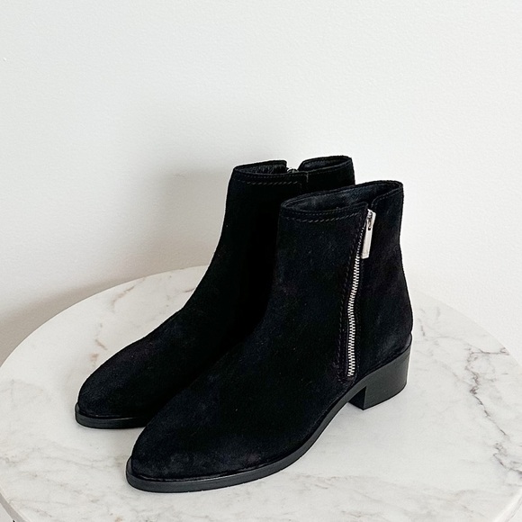 Aquatalia NEW Geanna Black Suede Block Heel Bootie Size 6.5 - Picture 3 of 7